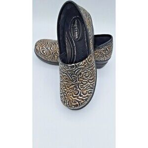 Easy Works by Easy Street Laurie work clogs 10M  Used